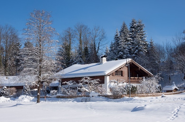 Winter Roofing Tips to Prevent Damage Toiture DF